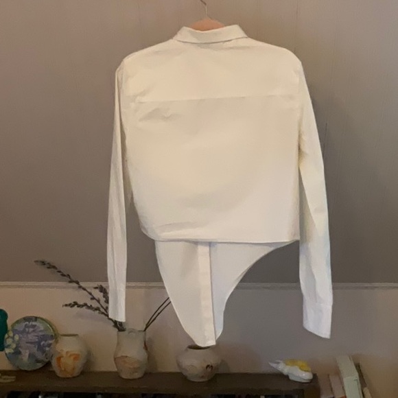 Aritizia | Babaton | Tie Front Button Down Blouse | White - Picture 2 of 4